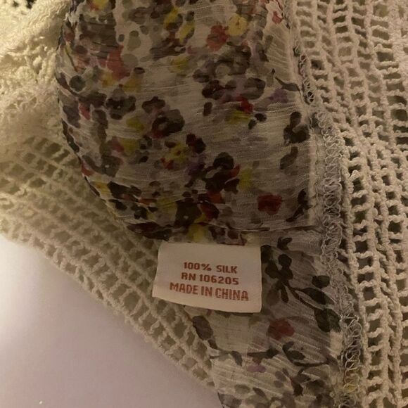 Sundance Sheer Floral Crochet Embroidered Hem Blouse Size Medium NWOT - Picture 8 of 11